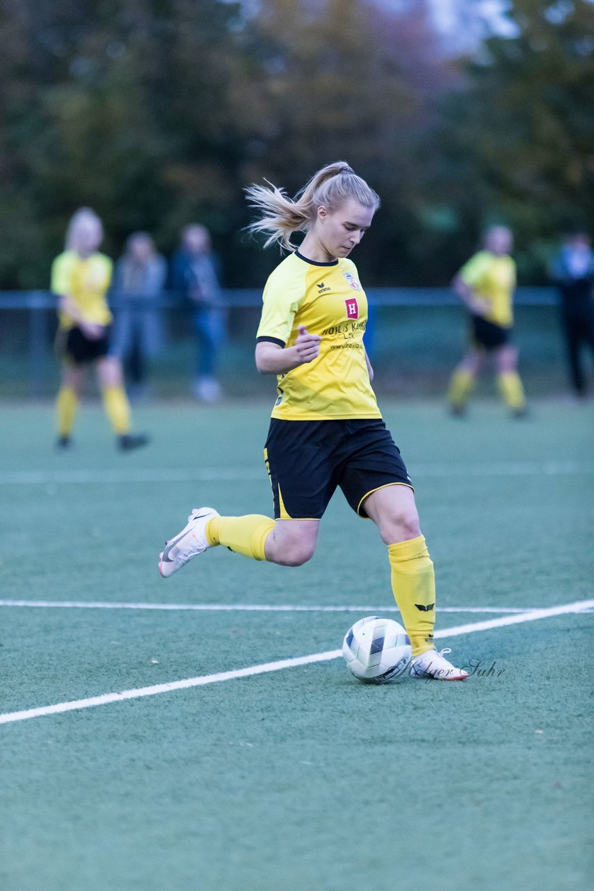 Bild 357 - F SSC Hagen Ahrensburg - SV Frisia 03 Risum-Lindholm : Ergebnis: 2:0